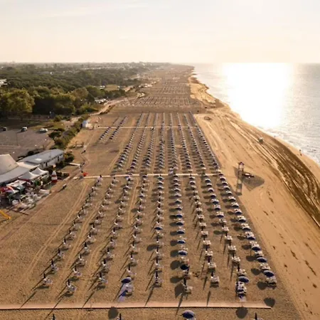 Flat With Pool-beahost Lägenhet