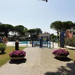 Flat With Pool-beahost Apartment *